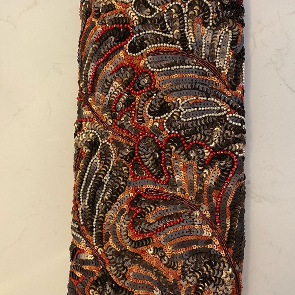 Artisan Leaf Sequin & Beaded purse - Picture 3 of 3